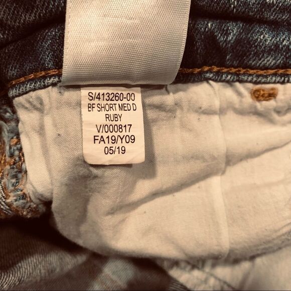 OLD NAVY JEAN Shorts, Boyfriend Short Size 2 - Picture 4 of 6